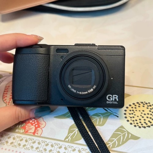 Ricoh grd 10mp - grd, f/1.9